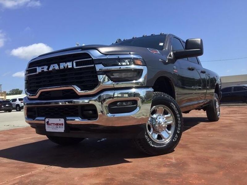 2025 RAM 2500 Tradesman Crew Cab 4x4 8