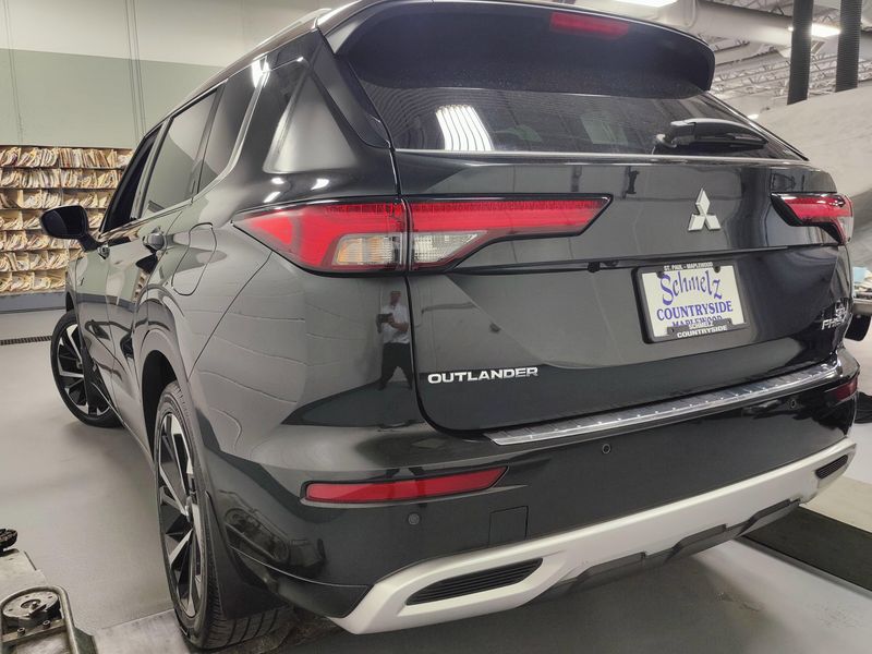 Used 2023 Mitsubishi Outlander PHEV SEL AWD 40th Anniv w/Sunroof/NavImage 14