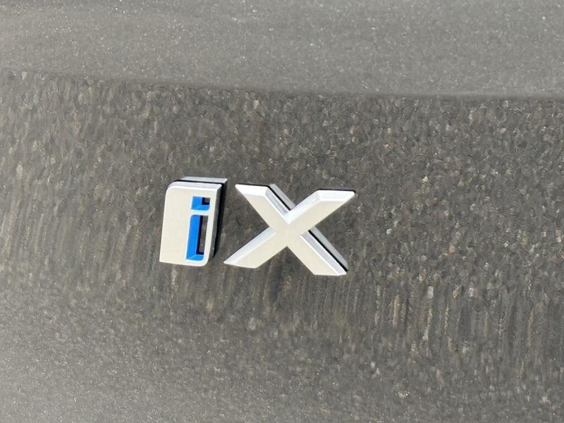2025 BMW iX xDrive50Image 13