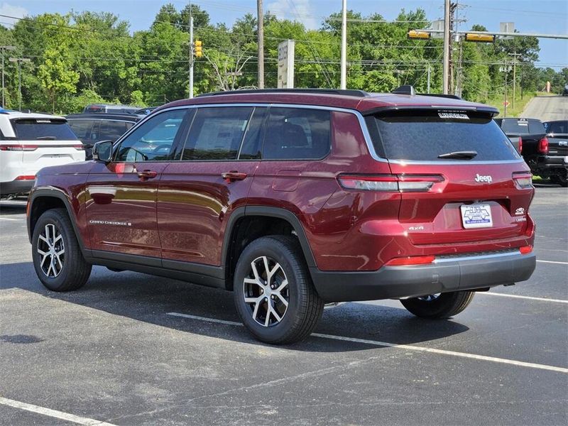 2025 Jeep Grand Cherokee L Limited 4x4Image 4