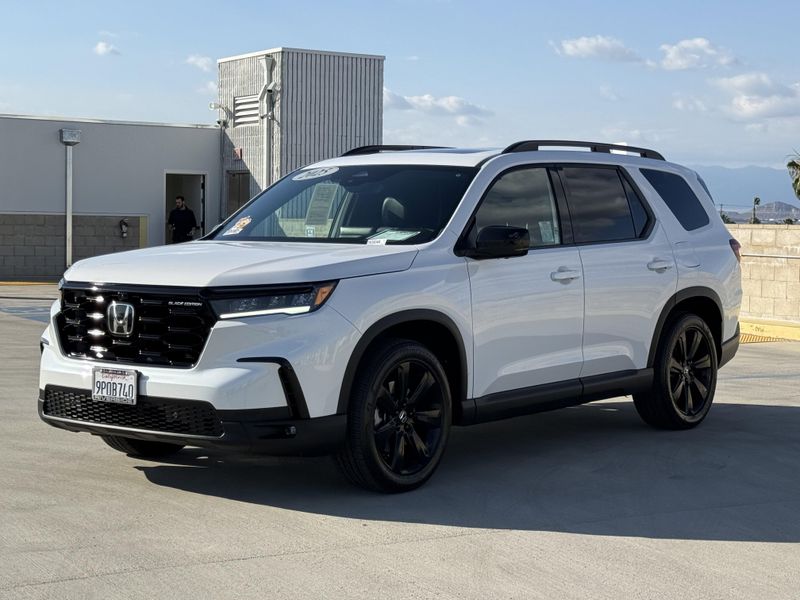 Used 2025 Honda Pilot Black EditionImage 7