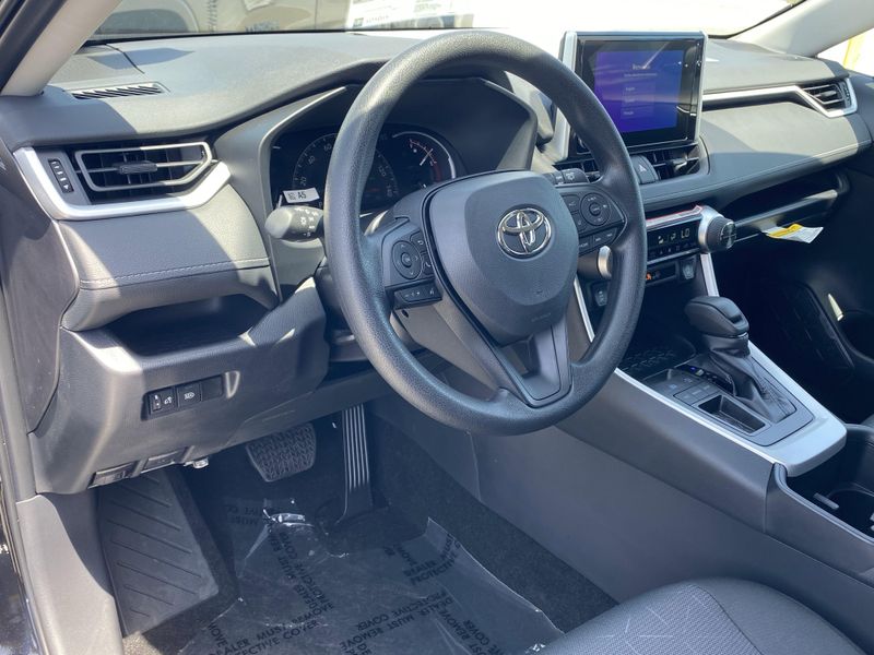 2025 Toyota RAV4 XLEImage 13