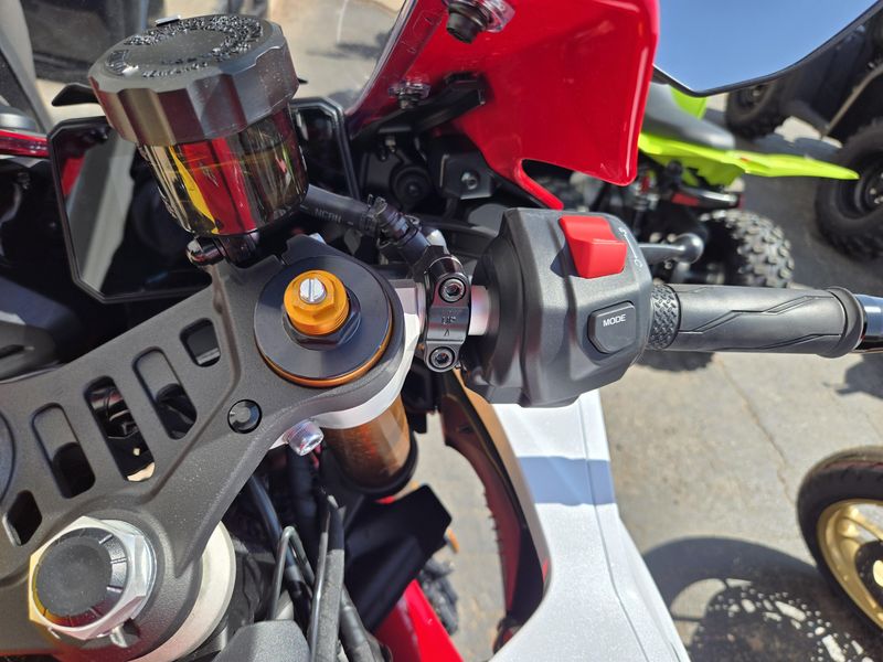 NEW 2026 YAMAHA YZFR7 70TH ANNIVERSARY EDITION Image 17