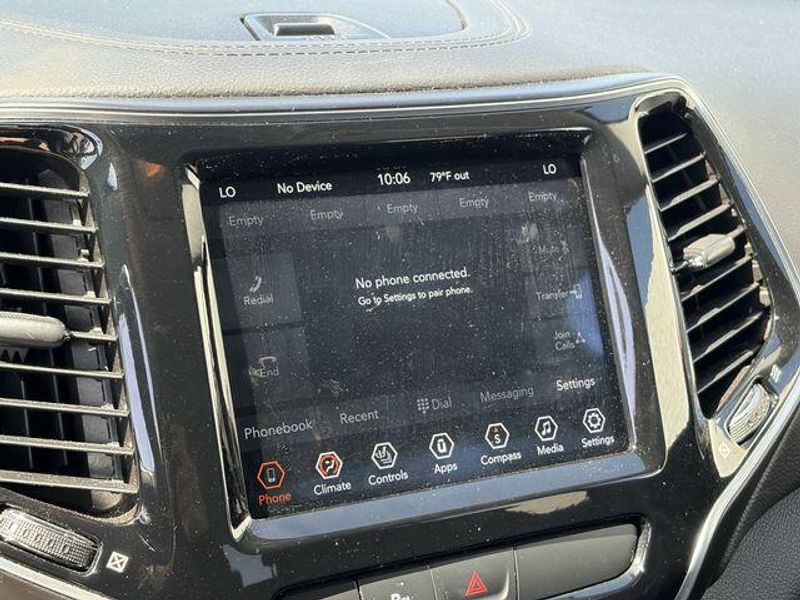 Used 2020 Jeep Cherokee LimitedImage 5