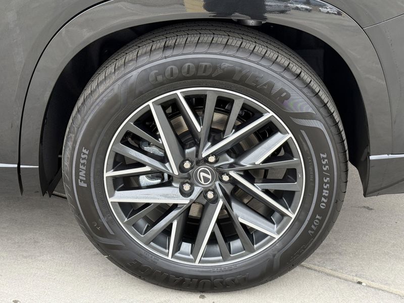 2025 Lexus TX Image 15