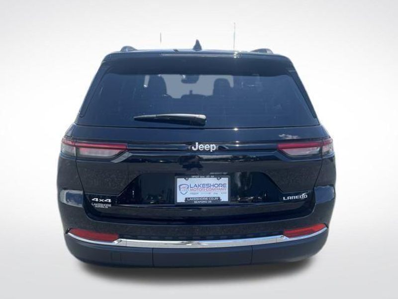 2025 Jeep Grand Cherokee Laredo X 4x4