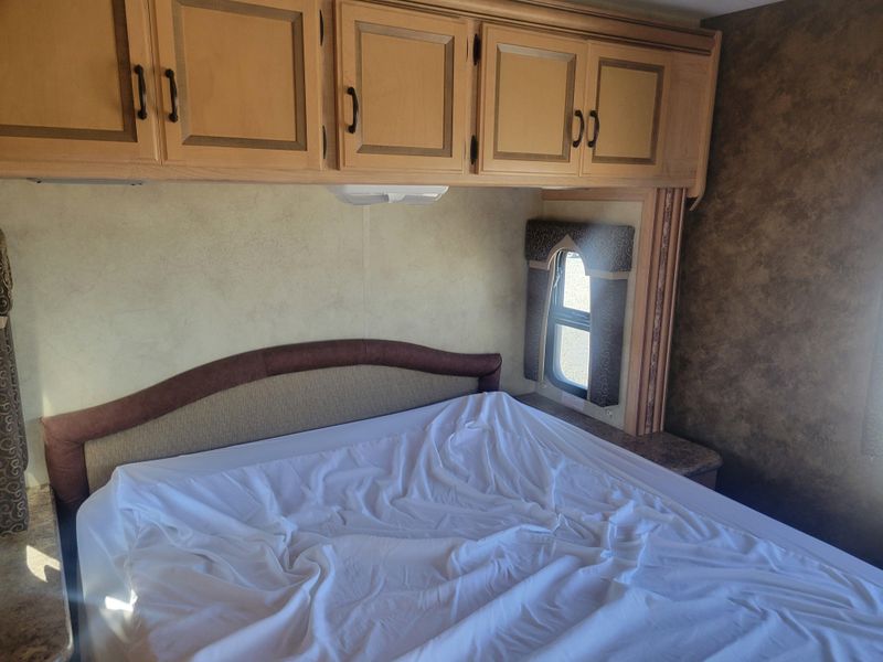 Used 2012 THOR M-32A  FORD Image 18