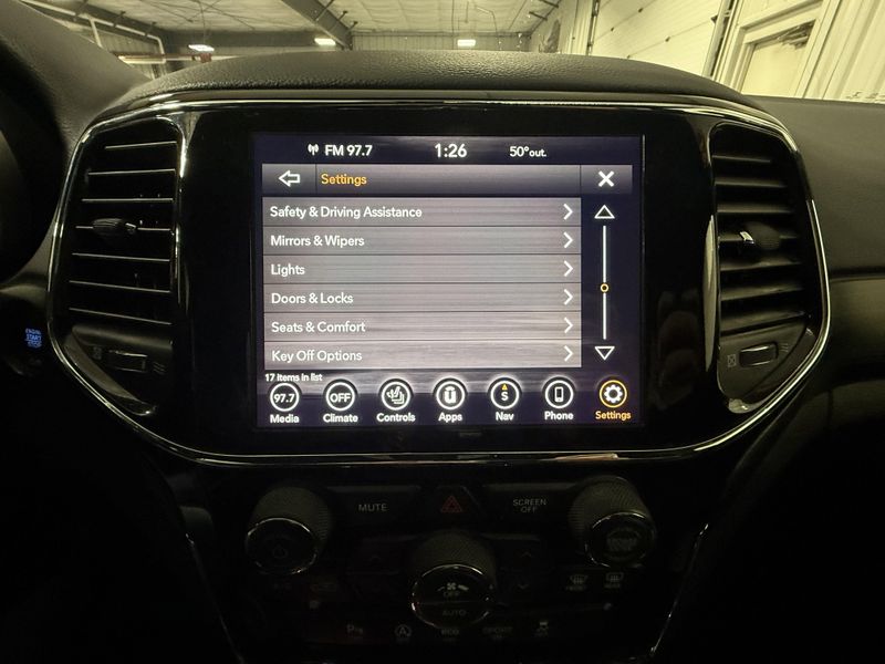 Used 2021 Jeep Grand Cherokee Laredo XImage 35
