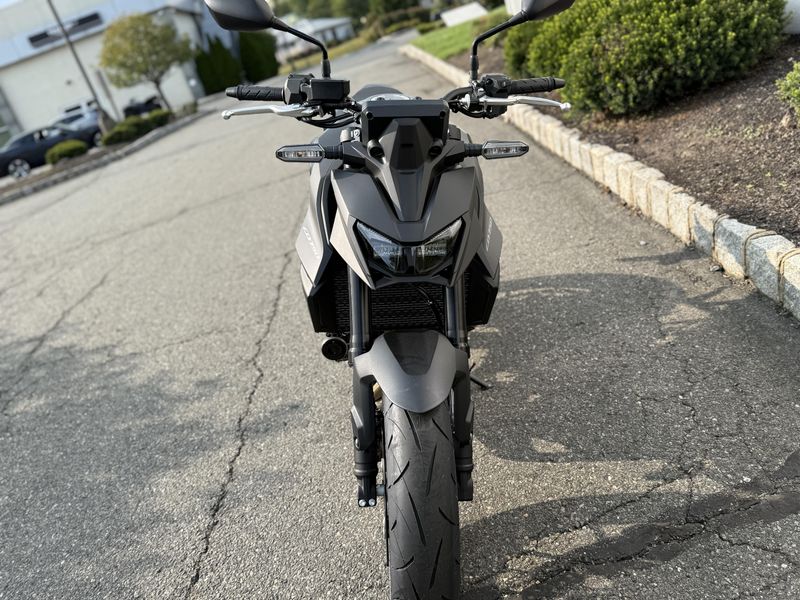 2025 Honda CB750 HornetImage 5