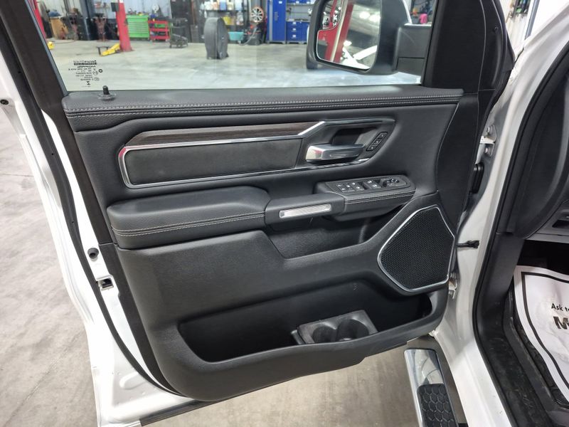 New 2025 RAM 1500 Laramie Crew Cab 4x4 5