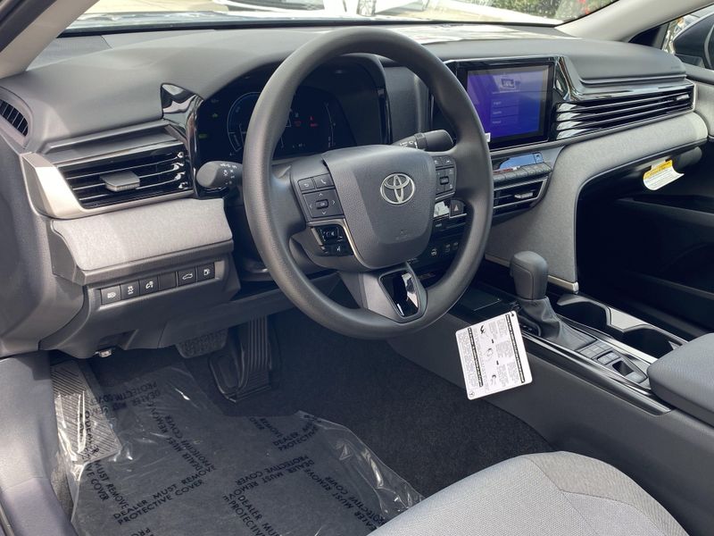 2025 Toyota Camry LEImage 13