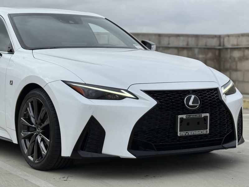 2022 Lexus IS 350 F-SPORTImage 3