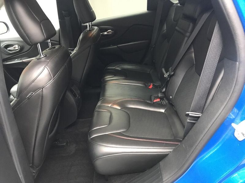 Used 2019 Jeep Cherokee TrailhawkImage 14