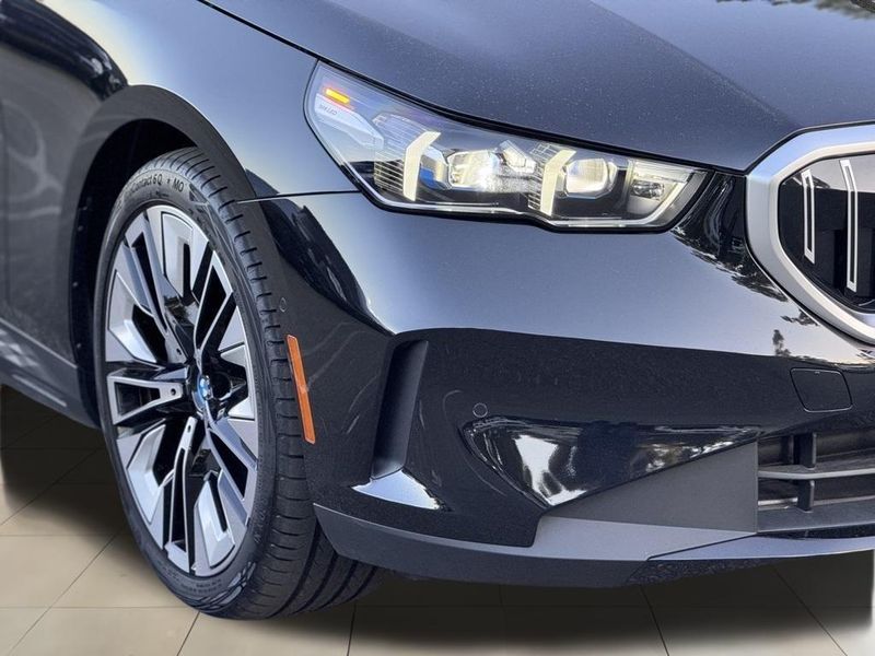 2025 BMW i5 xDrive40Image 11