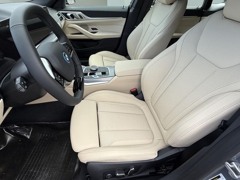 2025 BMW i4 eDrive40Image 19