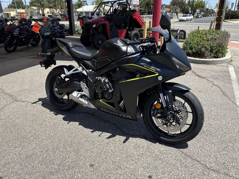 New 2026 Honda CBR650R E-CLUTCH Image 10