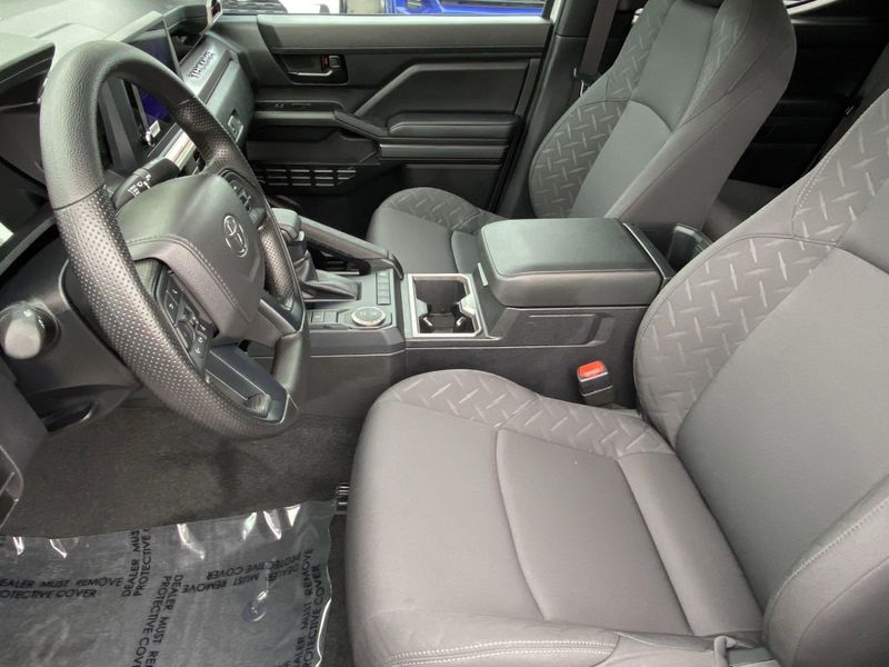 Used 2025 Toyota Tacoma SR5Image 15