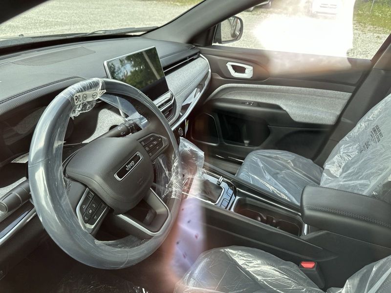 2023 Jeep Compass Latitude Lux 4x4Image 15