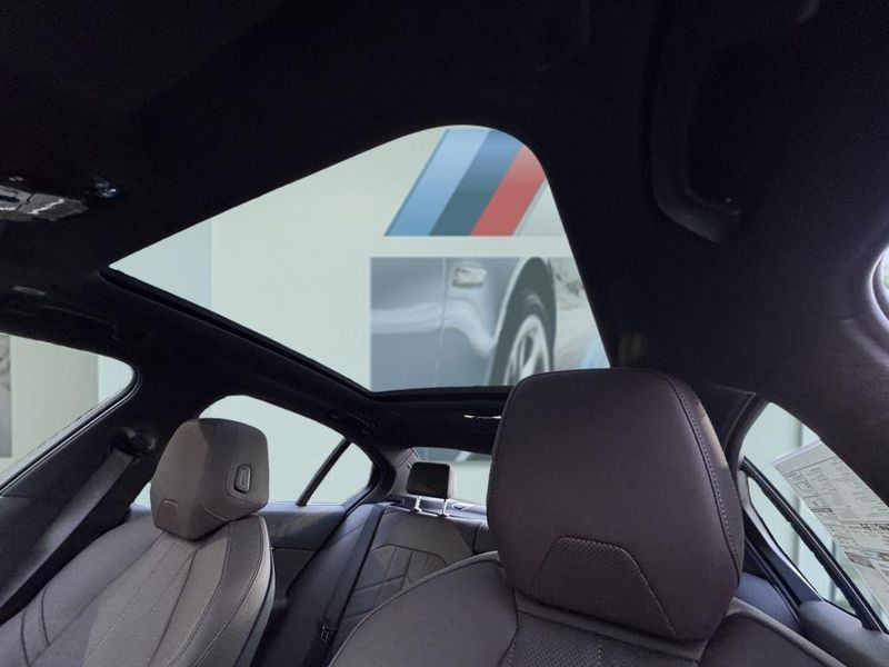 2025 BMW i5 xDrive40Image 21