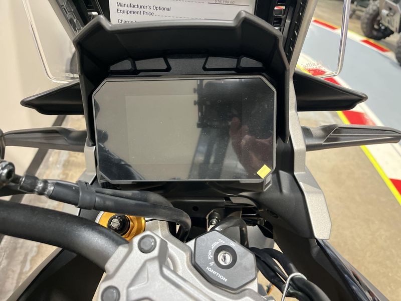 New 2024 Suzuki V-STROM 1050DE Image 14