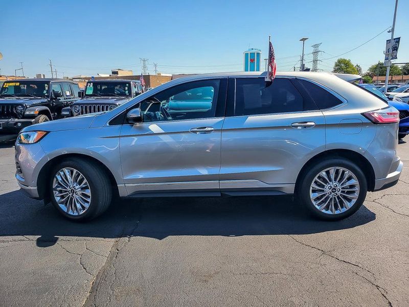 2022 Ford Edge Titanium photo 3