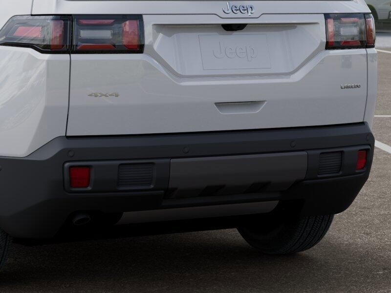 New 2026 Jeep Cherokee Laredo 4x4Image 13