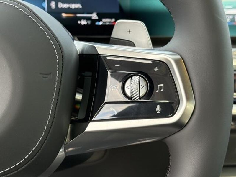 Used 2025 BMW 7 Series 760i xDriveImage 25