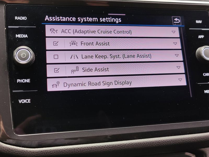 Used 2024 Volkswagen Tiguan AWD SEL R-Line w/Sunroof/NavImage 27