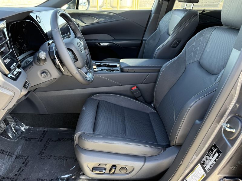 New 2026 Lexus RX 450h+ LuxuryImage 17