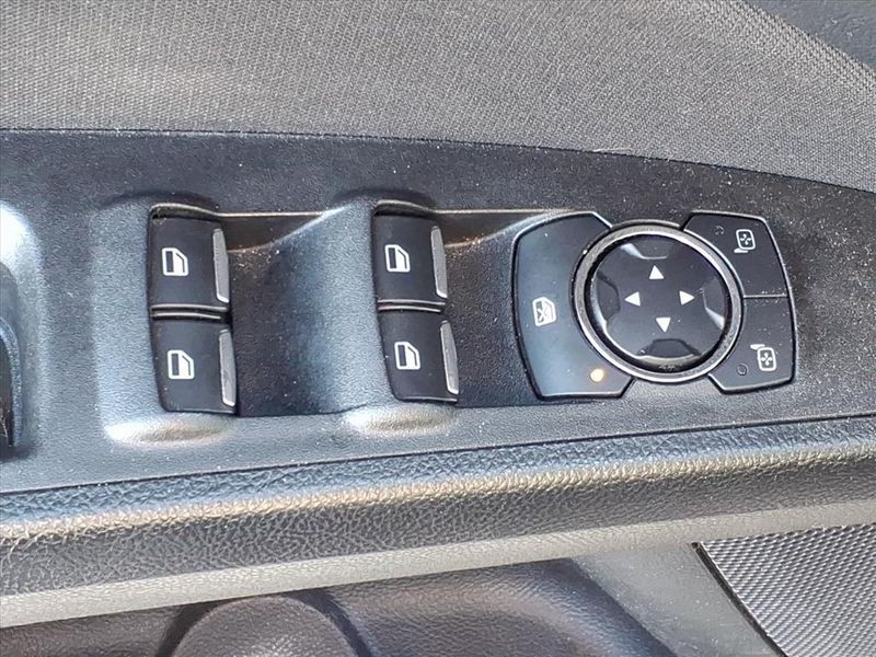 Used 2019 Ford Fusion SEImage 15