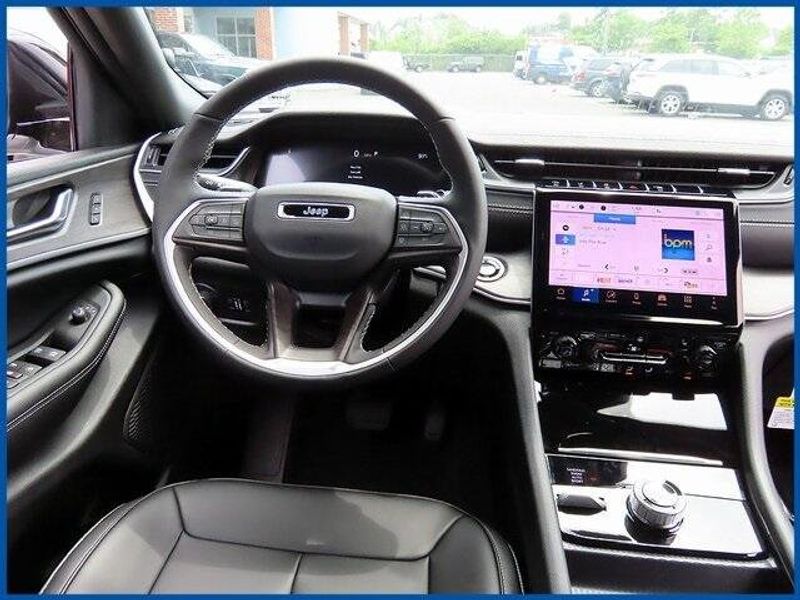 New 2025 Jeep Grand Cherokee LimitedImage 11