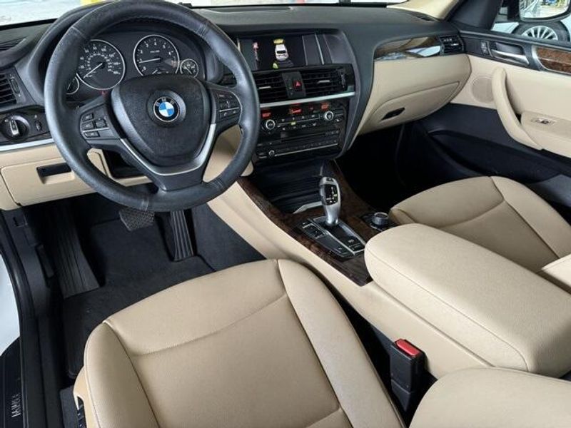 2017 BMW X3 sDrive28iImage 2