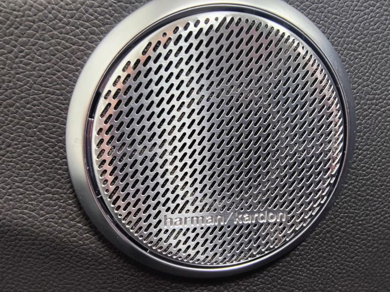 2024 Alfa Romeo Giulia Veloce AWD w/Sunroof/NAV/Activ AsstImage 8