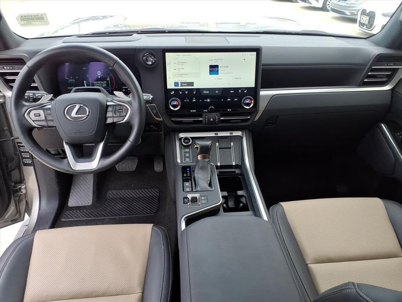Used 2024 Lexus GX 550 OvertrailImage 16