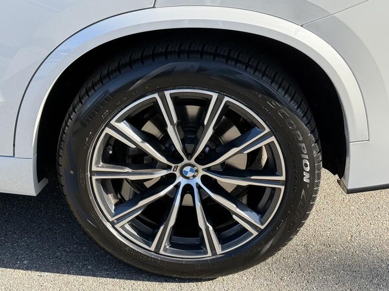 2022 BMW X5 xDrive40iImage 16