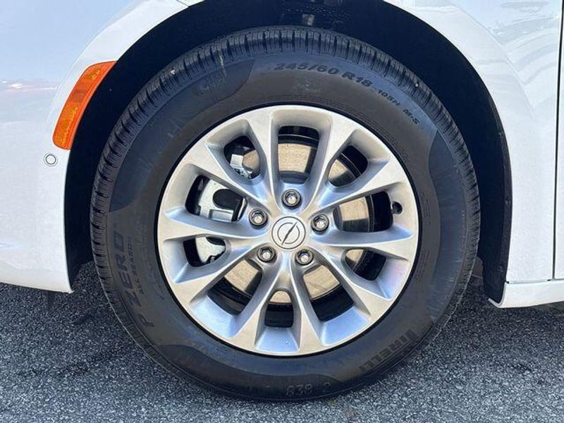 New 2026 Chrysler Pacifica LimitedImage 10