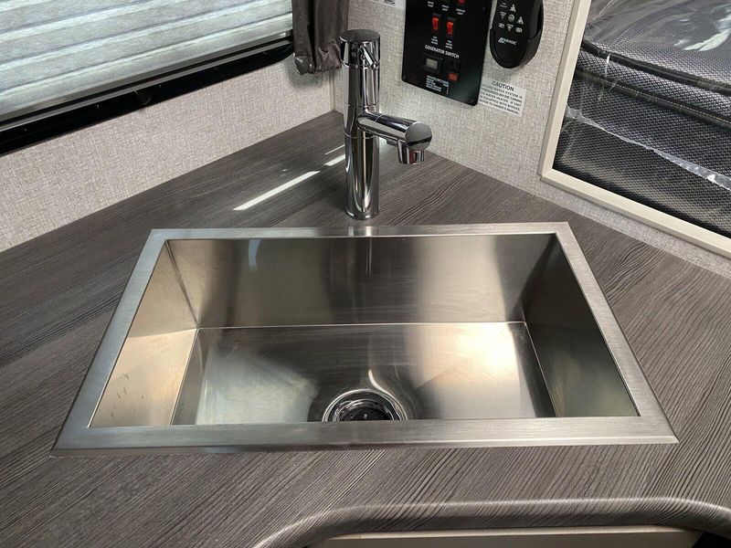 New 2025 ARCTIC FOX 811 W/Gen Image 12