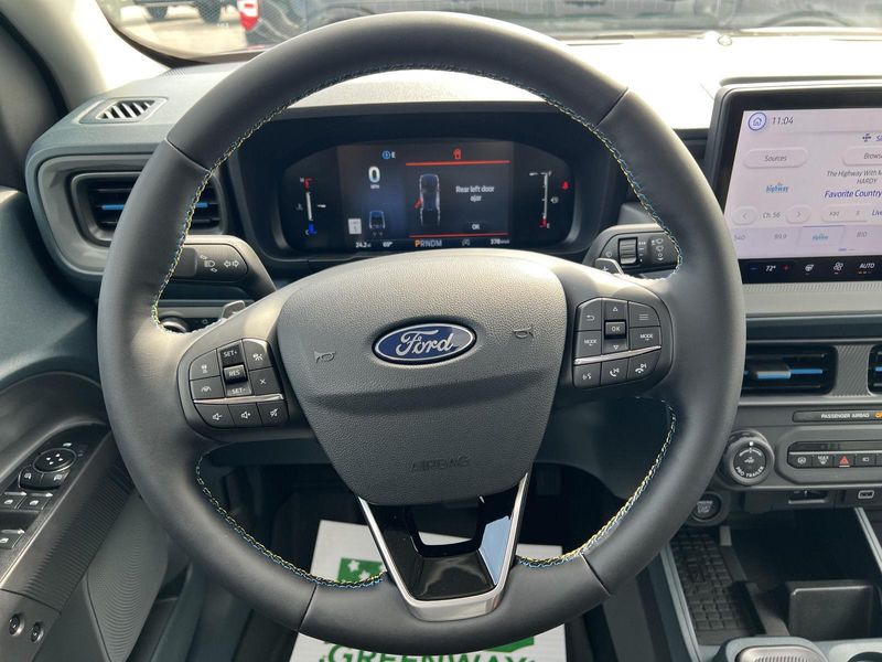 2025 Ford Maverick photo 25