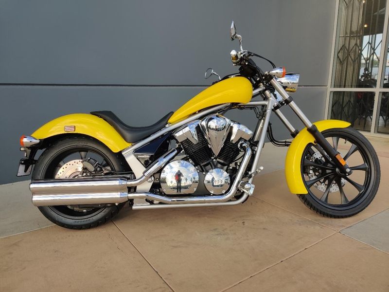 Used 2023 Honda FURY ABS Base Image 2