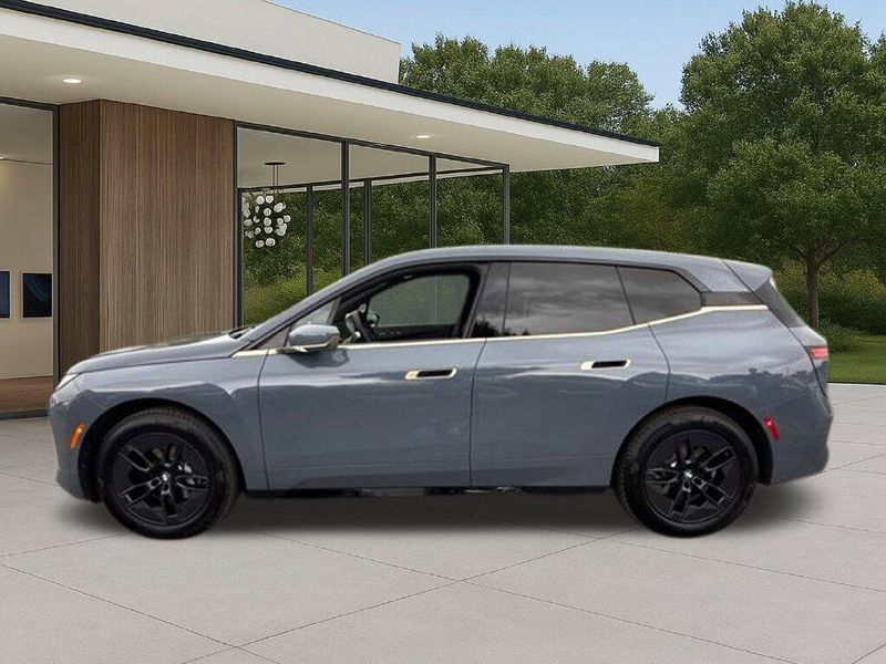 Used 2026 BMW iX xDrive60Image 13