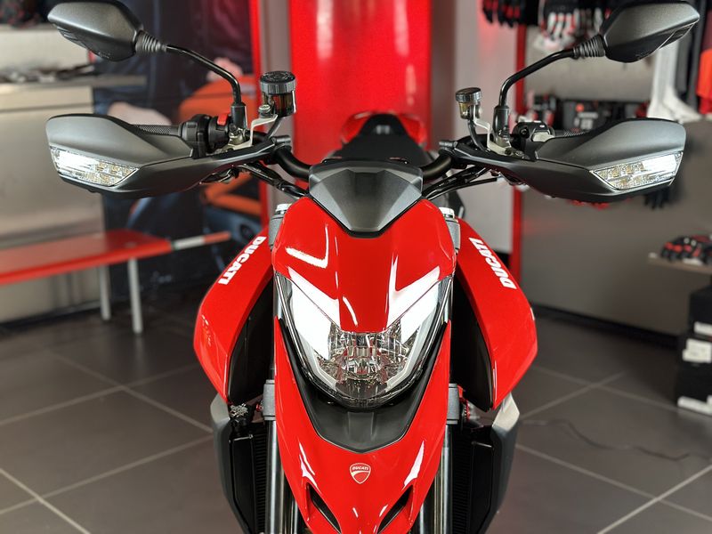 2024 Ducati HYPERMOTARD 950Image 5