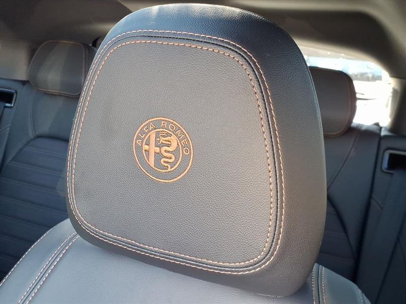 New 2025 Alfa Romeo Stelvio IntensaImage 15