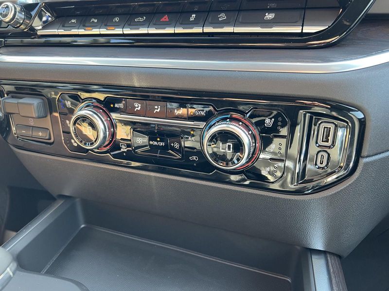 2026 Gmc Sierra 1500 SLT photo 24