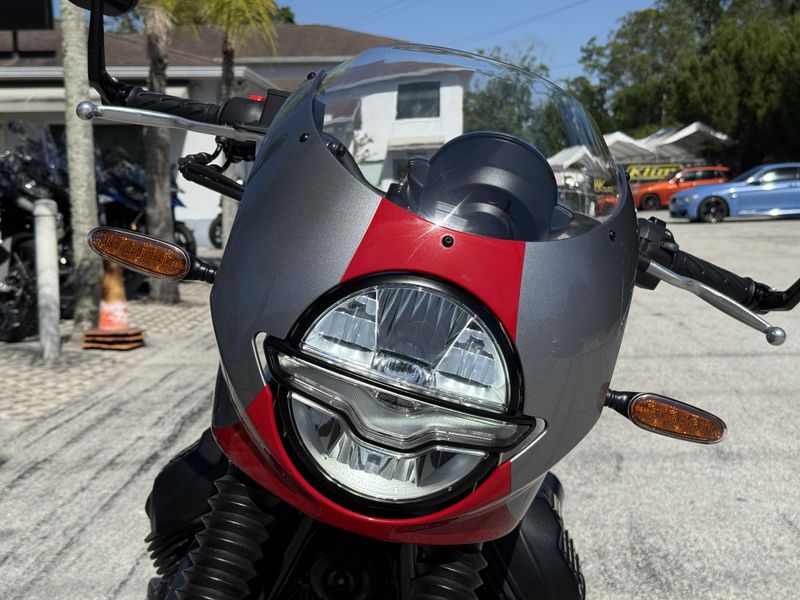 2024 Moto Guzzi V7 Stone Corsa