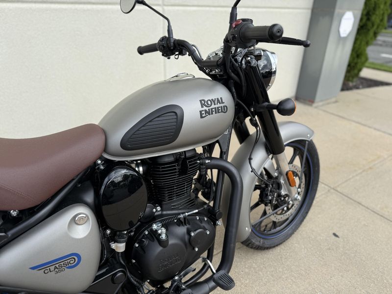 2024 Royal Enfield CLASSIC 350Image 7