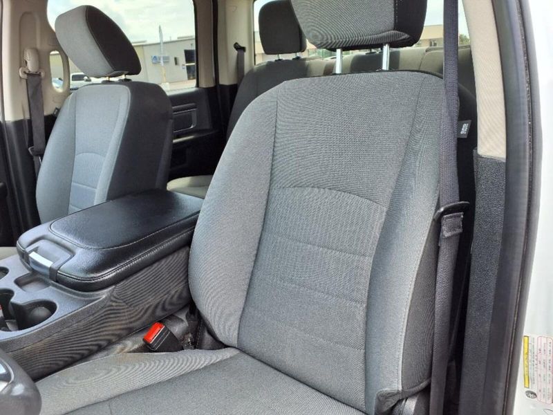 2023 Ram 1500 Classic SLT photo 6