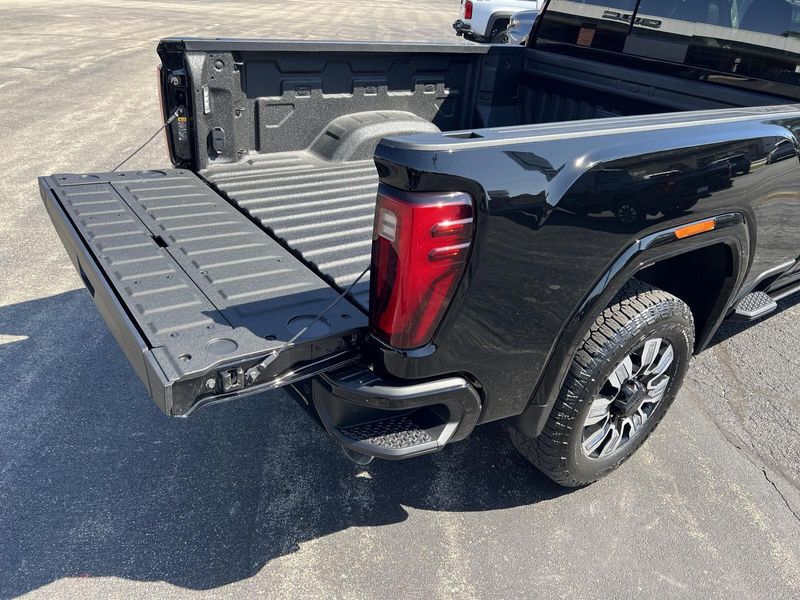2026 Gmc Sierra HD Denali photo 46