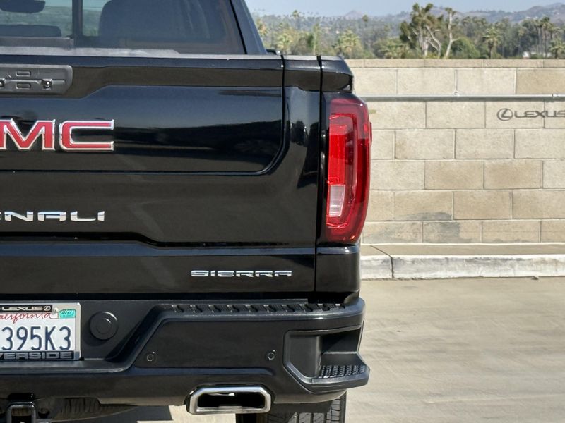 Used 2022 GMC Sierra 1500 Limited DenaliImage 12