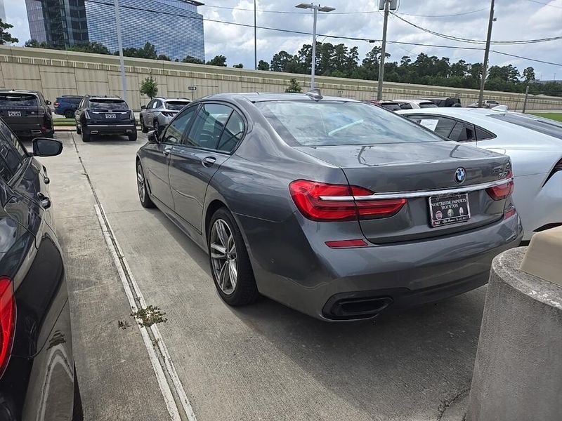 2017 BMW 7 Series 750iImage 4