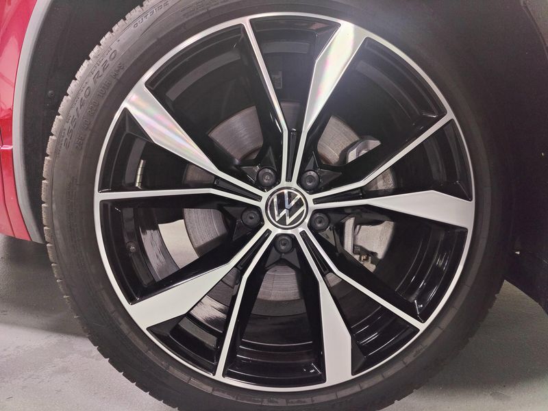 Used 2024 Volkswagen Tiguan AWD SEL R-Line w/Sunroof/NavImage 31